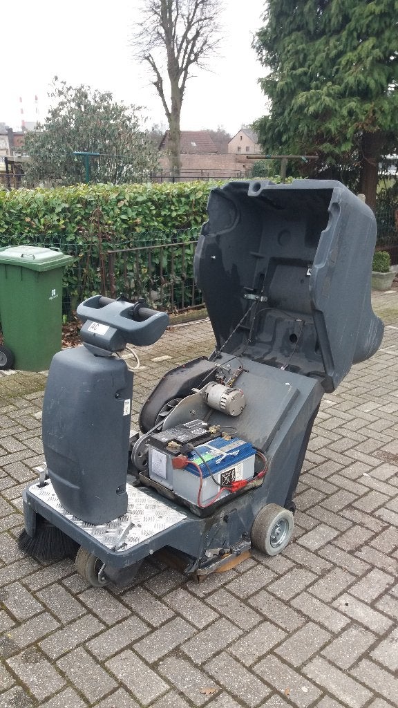 Borstelmachine met lader, Ophalen, Gebruikt