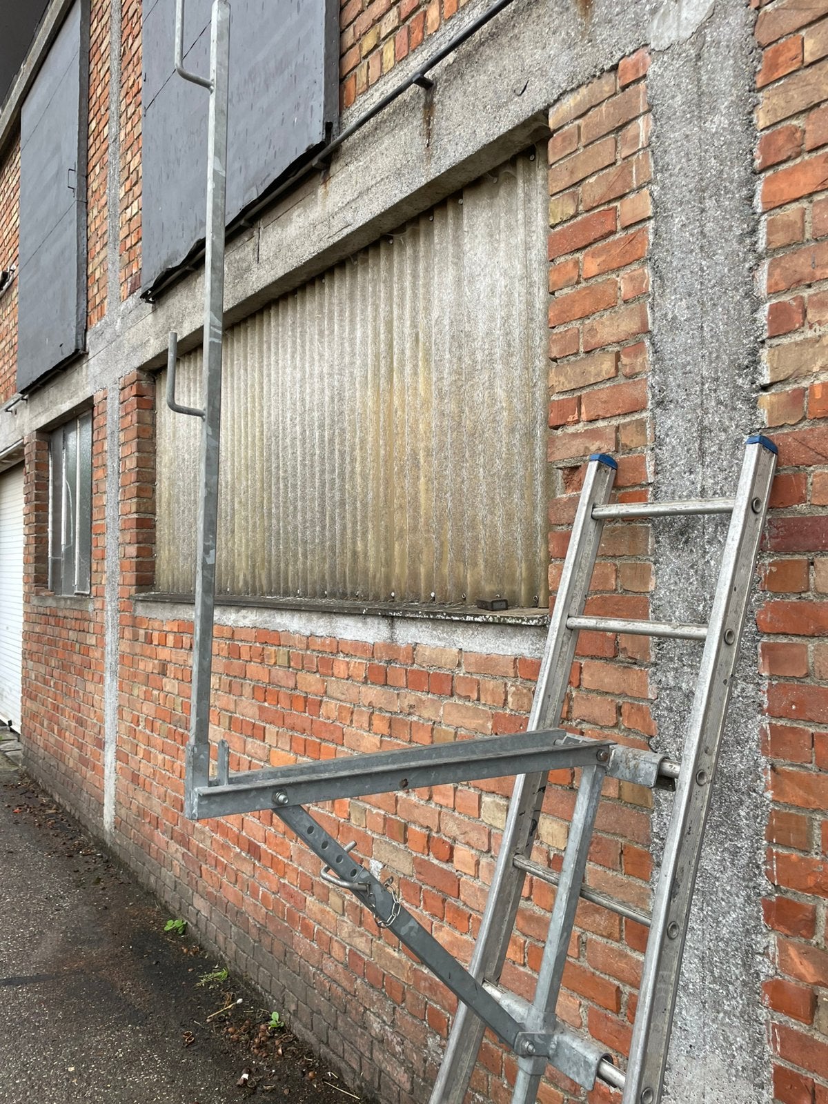 Ladderhaken gegalvaniseerd, Ophalen, Zo goed als nieuw