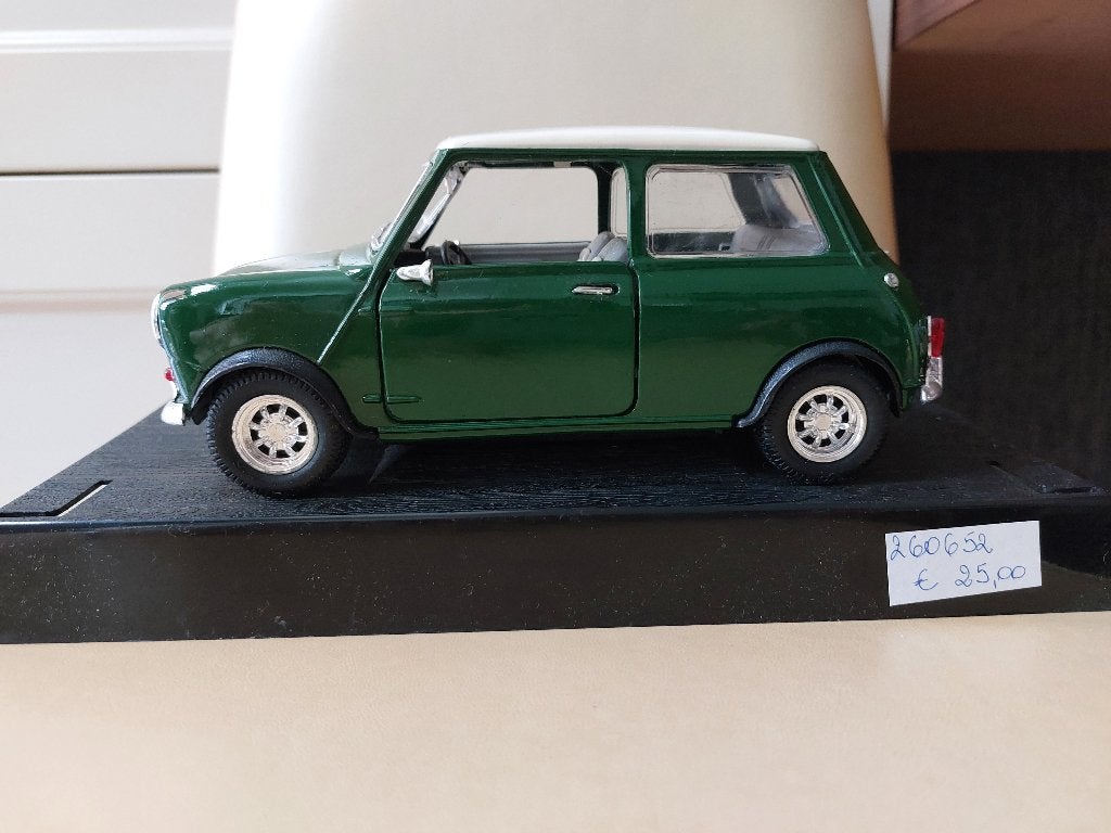 Voiture miniature Mini Cooper 1/18 vert, Enlèvement ou Envoi, Comme neuf, Voiture
