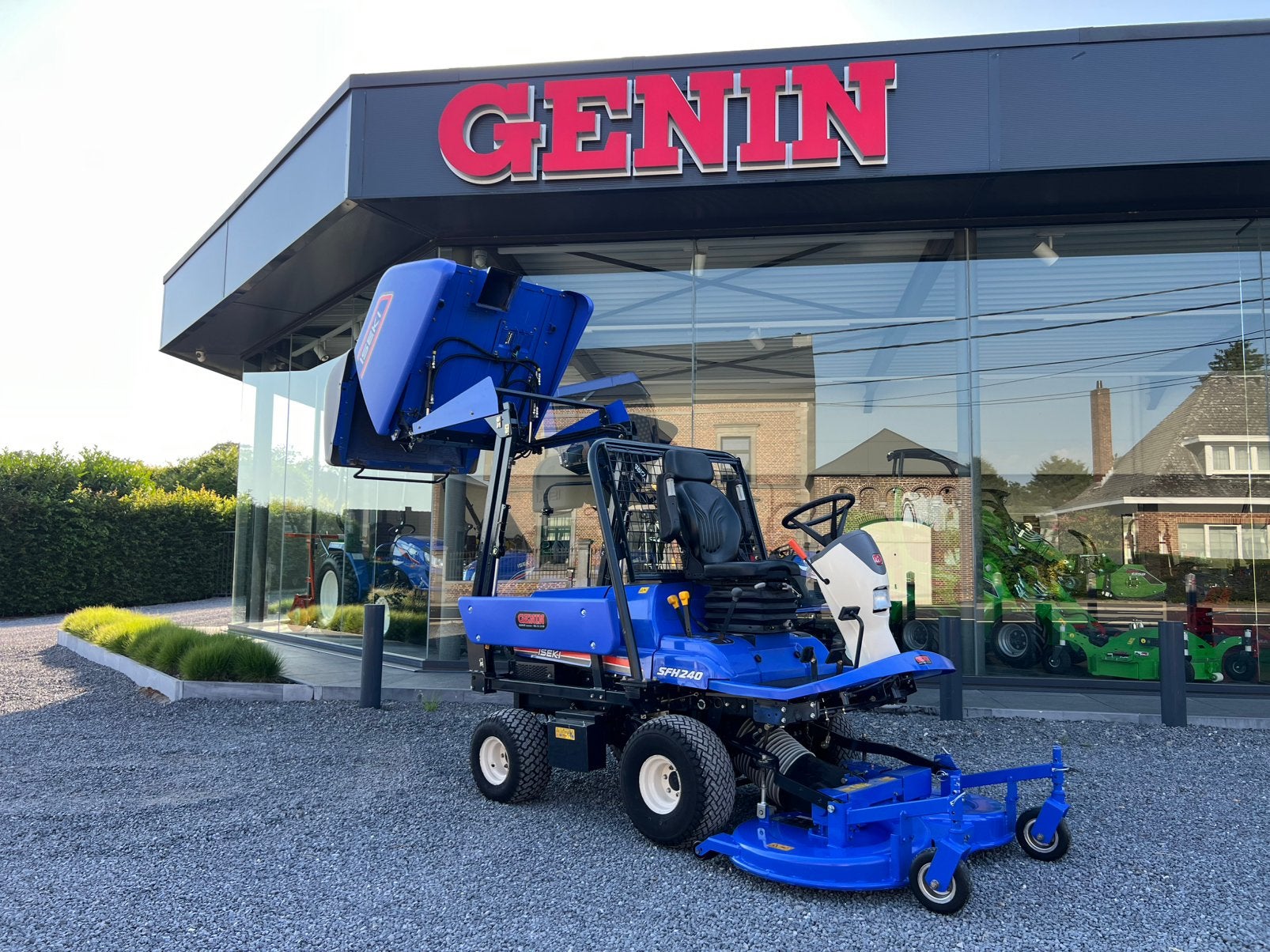 Iseki SFH 240, Ophalen, Zo goed als nieuw, Opvangbak, 120 cm of meer