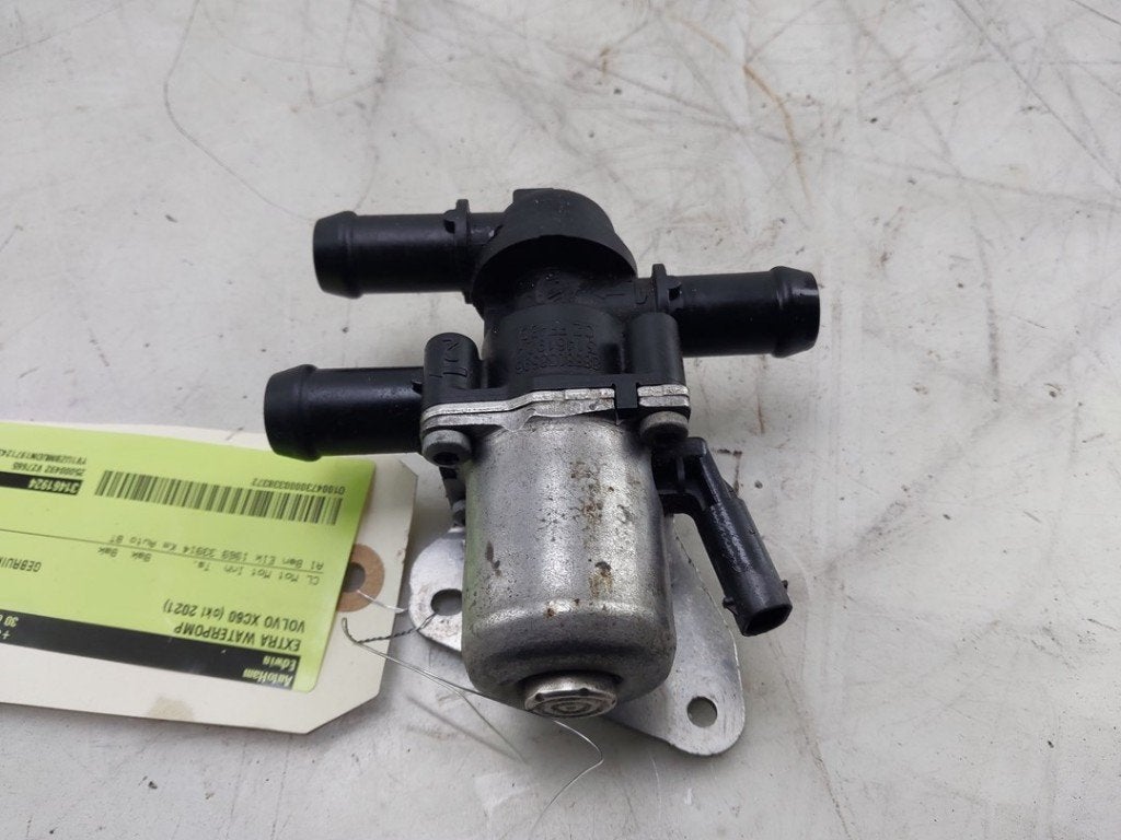 EXTRA WATERPOMP Volvo XC60 II (UZ) (|31461924|), Dhr. J. Ham, Gebruikt, Administratie@autoham.nl, Volvo