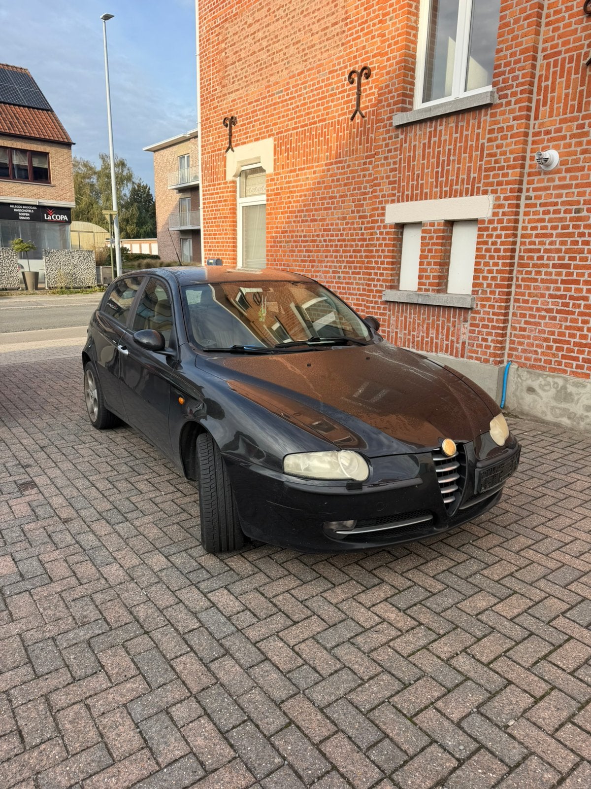 Alfra Romeo 147 1.6 essence 2004 201 000 km, Autos, Achat, 4 portes, Entreprise, Boîte manuelle