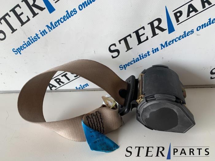 Veiligheidsgordel links-achter van een Mercedes E-Klasse, Gebruikt, -, Ophalen of Verzenden, -