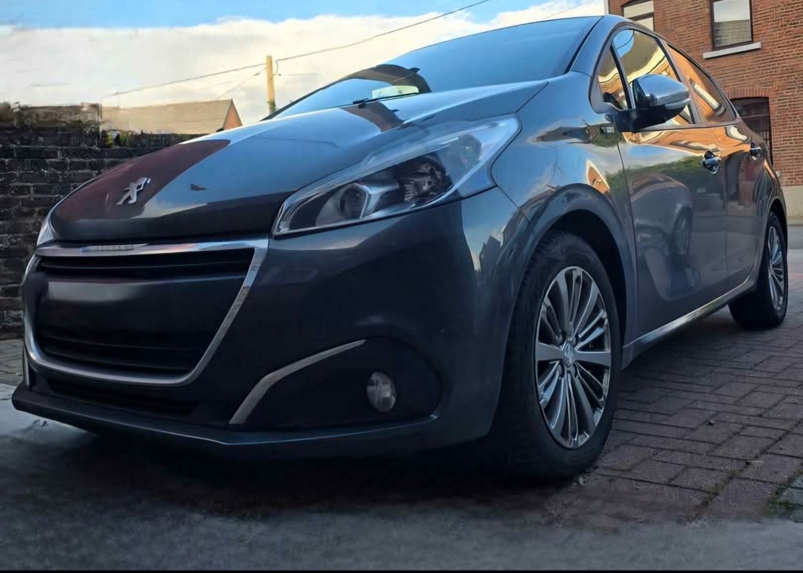 Peugeot 208 - 2016, Autos, Cuir, Argent ou Gris, Achat, 5 portes