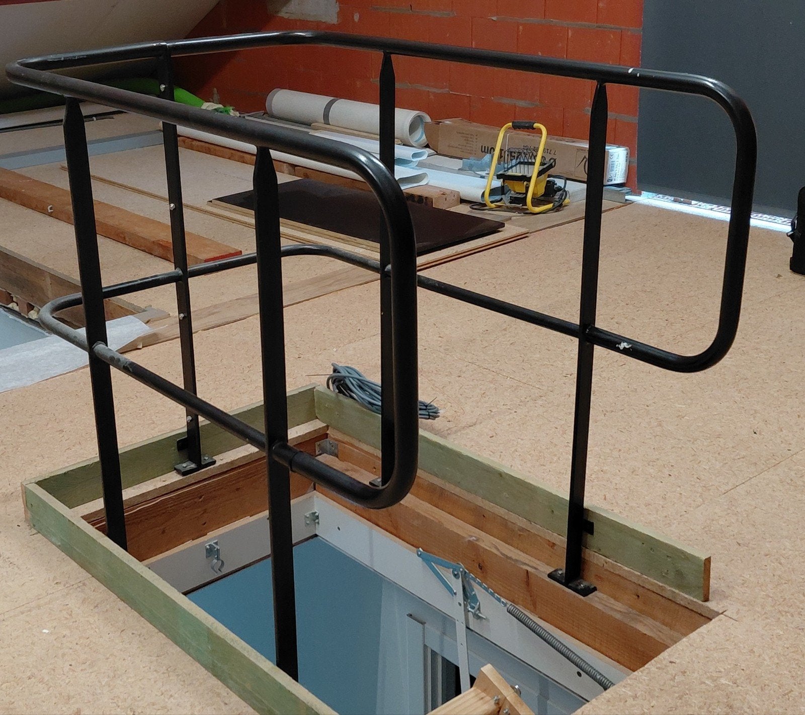 Leuning voor zoldertrap 70cm, inox, Doe-het-zelf en Bouw, Ophalen, Zo goed als nieuw, Trap
