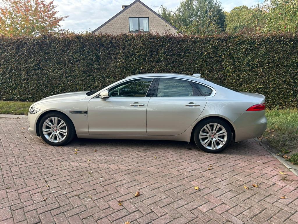 JAGUAR XF 04/2016 PORTEFEUILLE VAN 90.000 km, Automaat, Achterwielaandrijving, 4 cilinders, Beige