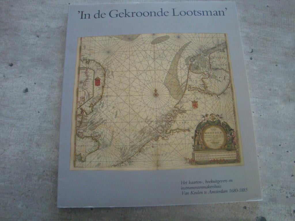IN DE GEKROONDE LOOTSMAN, Boeken, Ophalen of Verzenden, Gelezen