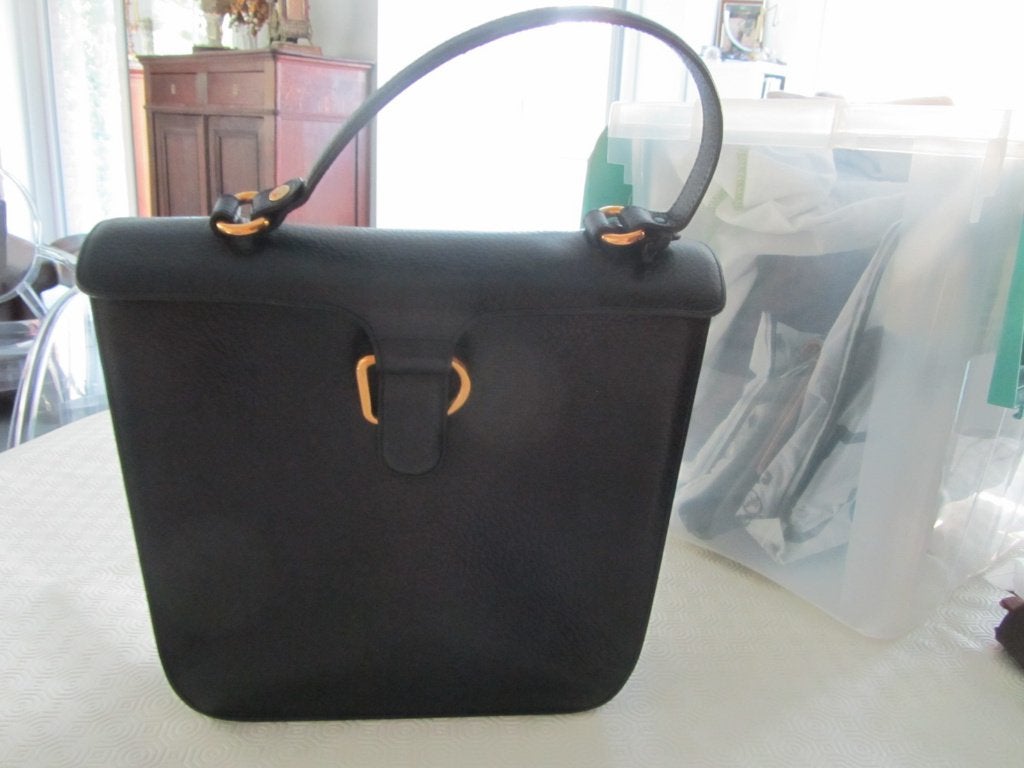 DELVAUX Sac MUSCADIN GM marine siglé, Envoi