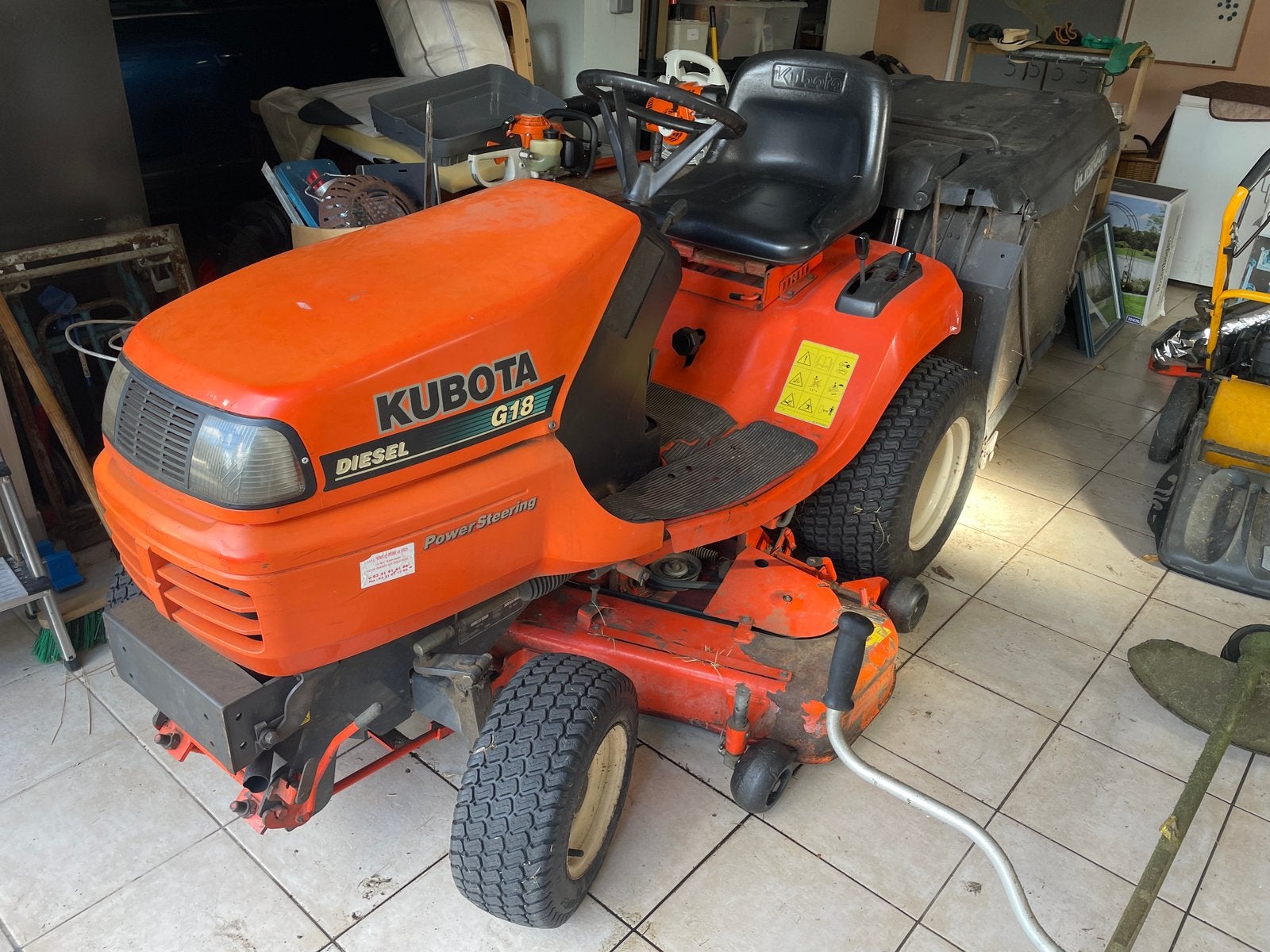 Tondeuse kubota G18, Jardin & Terrasse, Enlèvement, Utilisé, Démarrage électrique, 90 à 120 cm