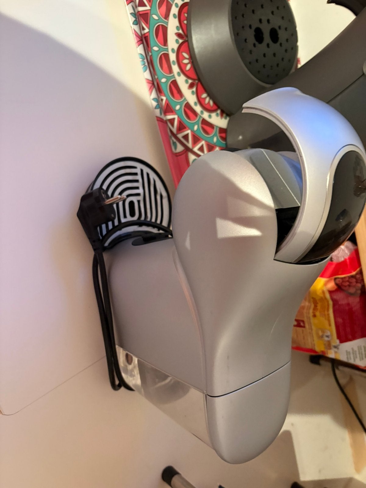 Machine à café dolce gusto en bon etat, Motos, Enlèvement