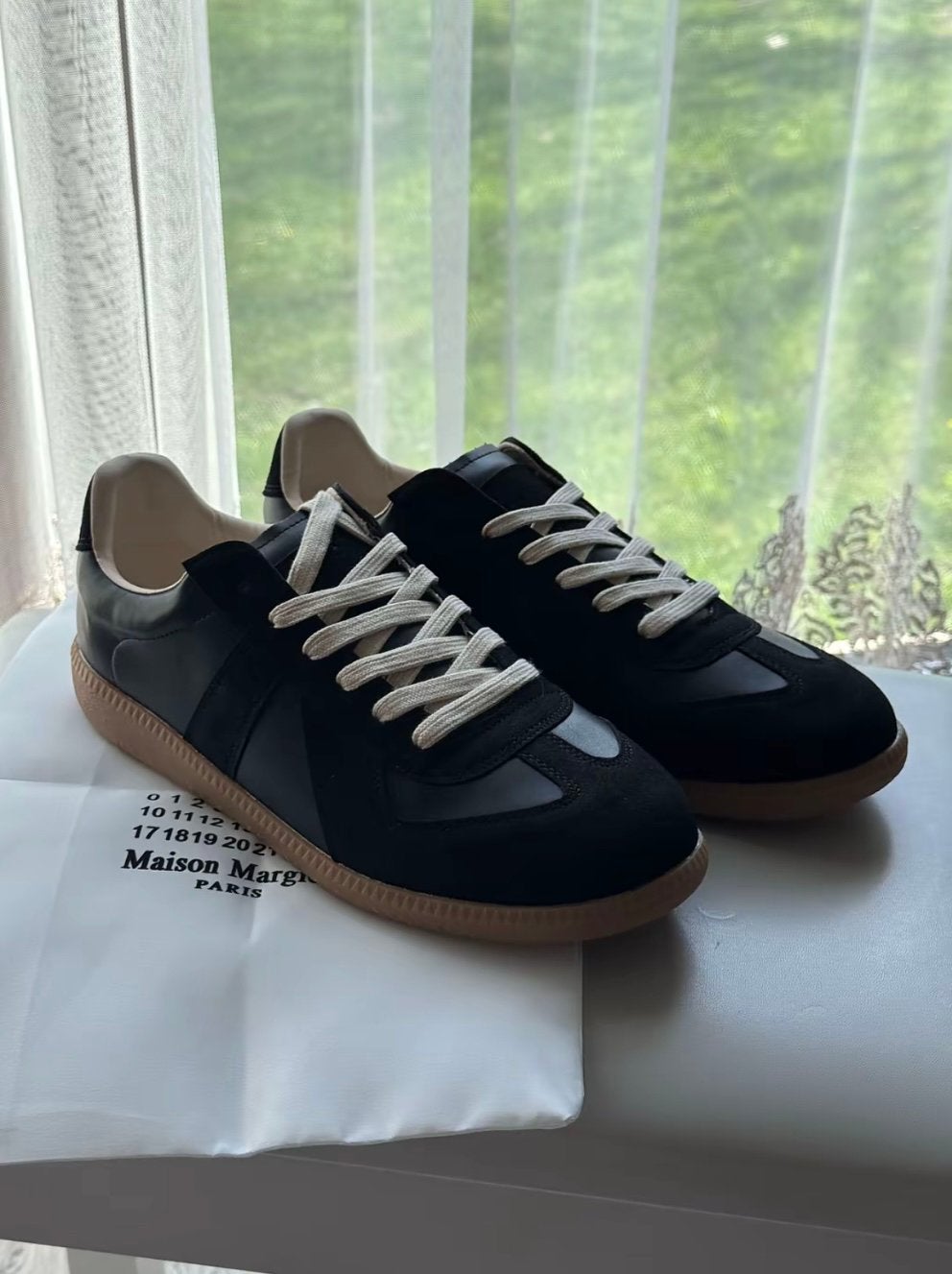 Maison Margiela Replica Sneakers – Black/Gum – EU 44, Comme neuf, Enlèvement, Baskets, Noir