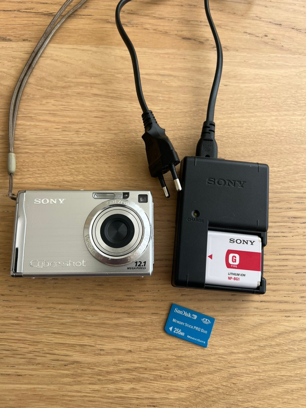 Appareil photo Sony, Enlèvement, Utilisé