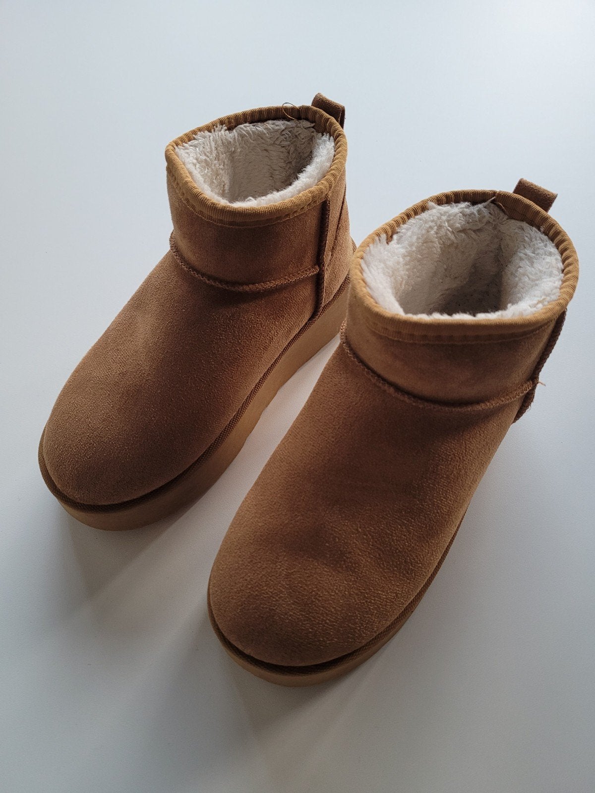 Zachte laarsjes uggs-stijl camel maat 36-37, Enfants & Bébés, Enlèvement ou Envoi, Bottines, Utilisé, Fille