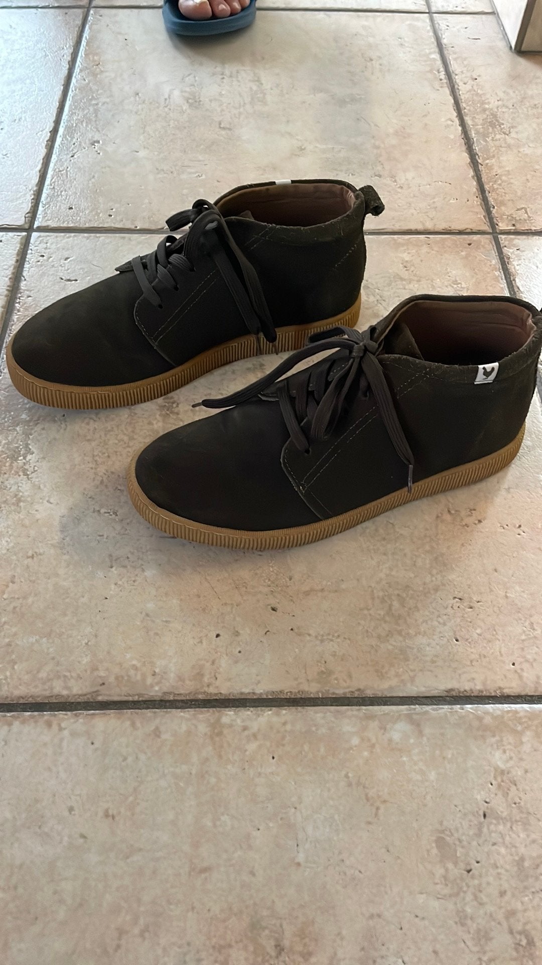 Schoen maat 42 donker bruin suede, Vêtements | Hommes, Enlèvement, Comme neuf, Brun