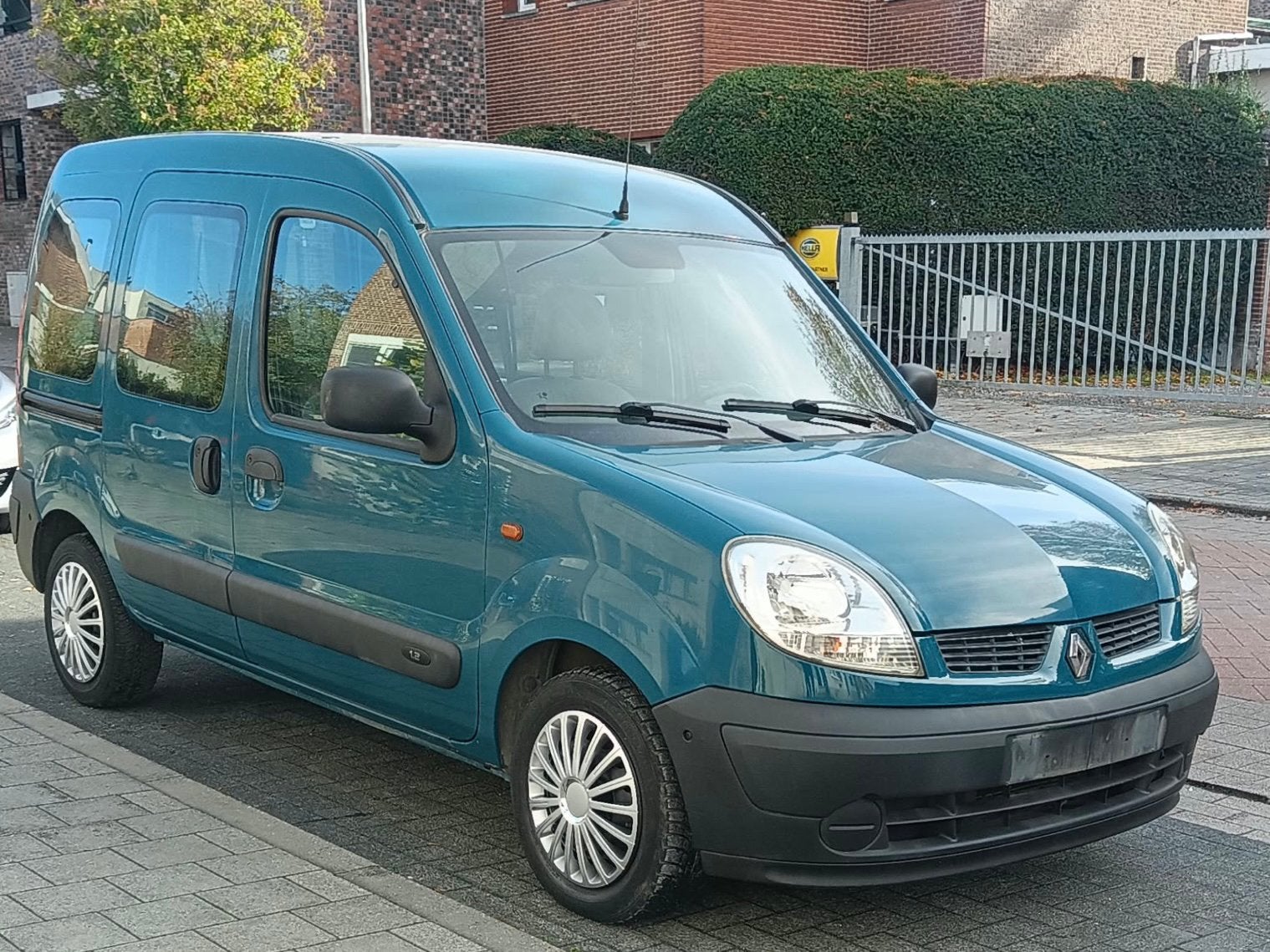 RENAULT KANGOO 1.2 BENZINE CONFORT - 5 ZITPLAATSEN, 4 deurs, Particulier, ABS, Euro 3