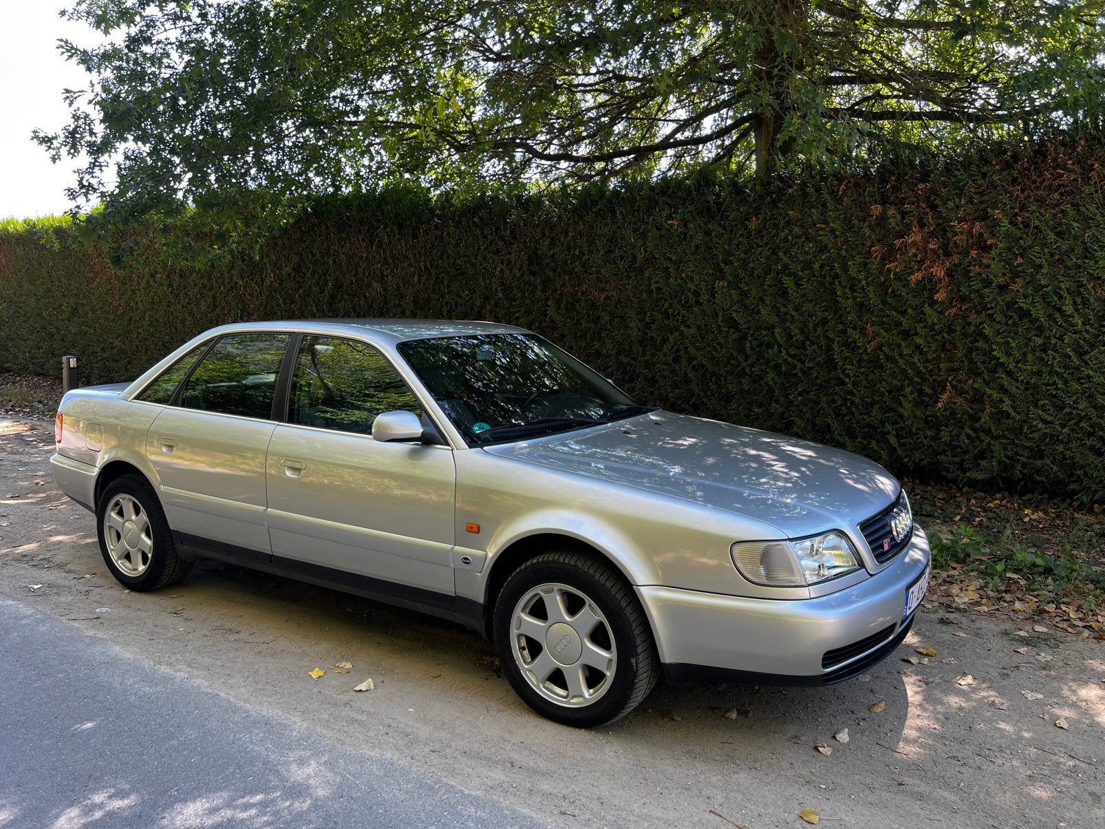Mooie Audi oldtimer S6 4.2 V8 met 232 241 km, foto 3
