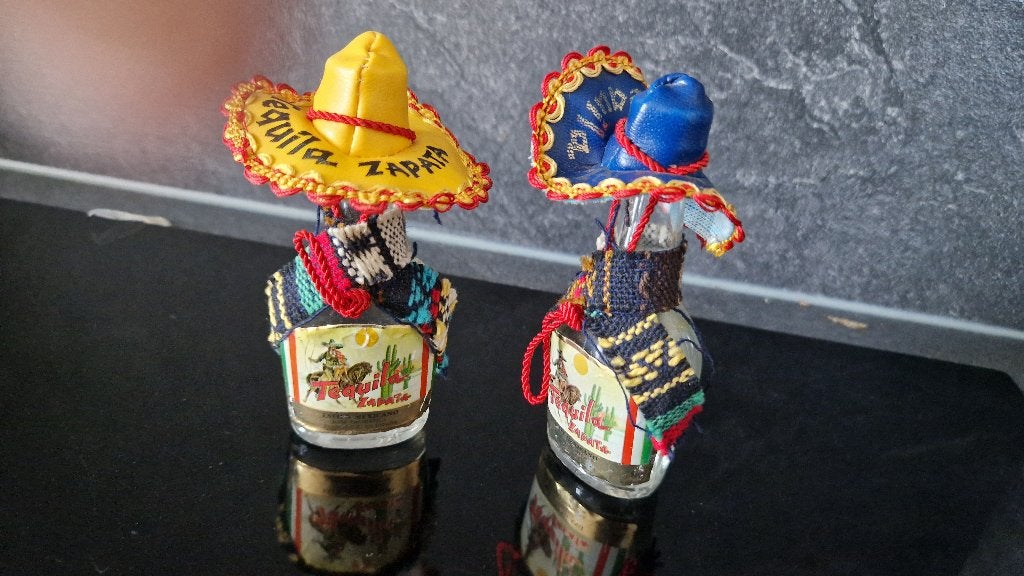 2 bouteilles de tequila miniatures, Neuf, Autres régions, Enlèvement ou Envoi, Pleine