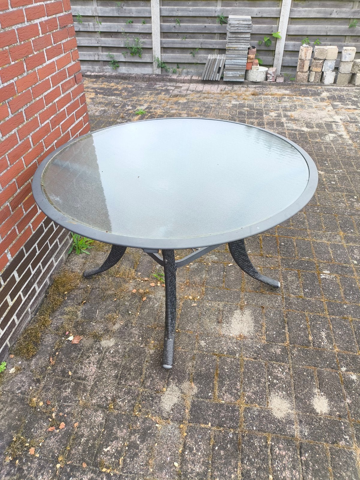 Gratis tuintafel met glazen blad, Tuin en Terras, Ophalen