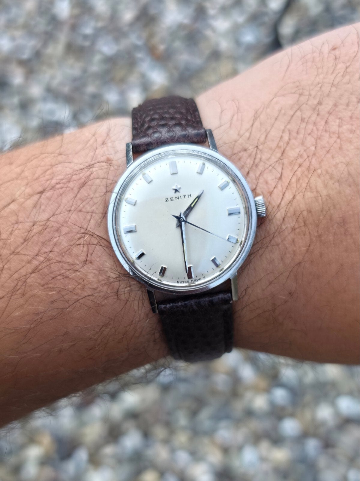 Montre vintage Zenith (années 1960) - Cal 2542, Montre-bracelet, Enlèvement ou Envoi, Cuir, Acier