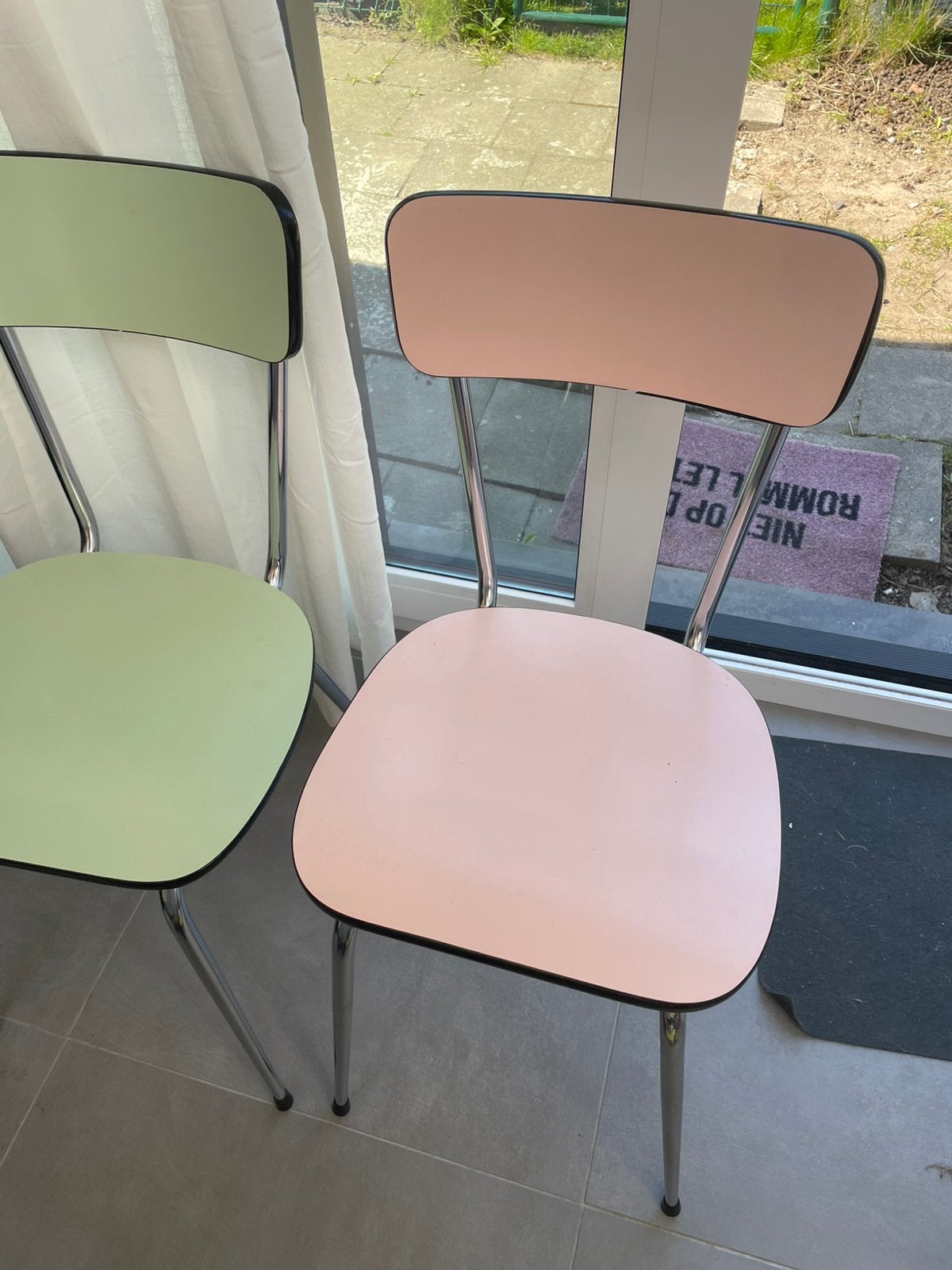 Vintage pastel roze formica stoel, Huis en Inrichting, Ophalen, Zo goed als nieuw