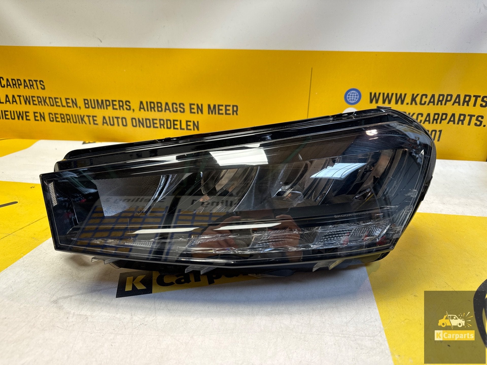 Skoda Fabia Koplamp Links voor 6vb941015 Crystal Lighting, Tr. Vaclava Klementa 869
293 01  Mlada Boleslav, CZ, Skoda, Skoda Auto a.s.