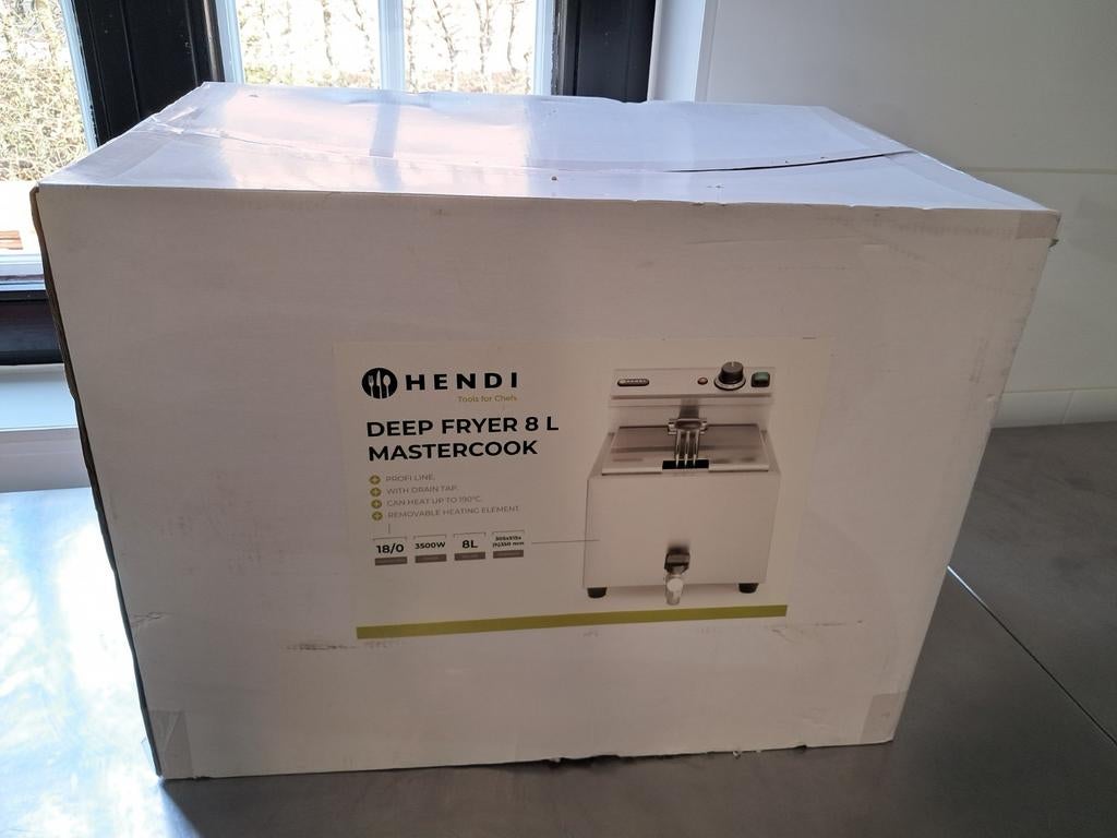 Friteuze Hendi 8L met aftapkraan, Electroménager, Enlèvement