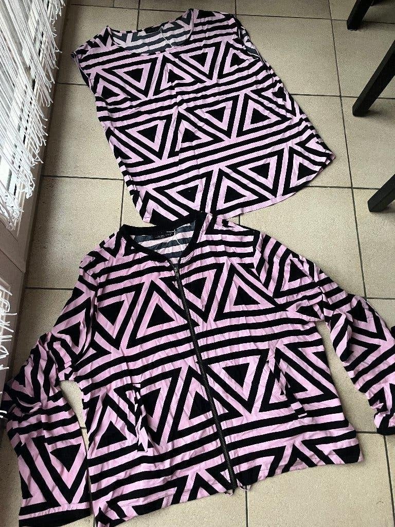2 delige zwart gekleurde set ( Top x vest ) Maat XXXl, Enlèvement ou Envoi, Comme neuf, Multicolore, Pull ou Veste