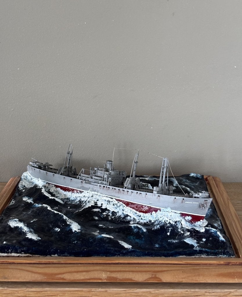 SS Jeremiah O'Brien Liberty Ship – Maritiem Diorama 1:350, Ophalen of Verzenden, Gebruikt, Motorboot, Schaalmodel