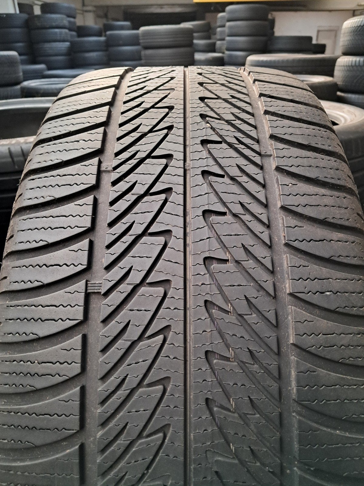 26540r20 265 40 r20 265/40/r20 GOODYEAR Hiver avec montage, Auto-onderdelen, Banden en Velgen, Ophalen of Verzenden