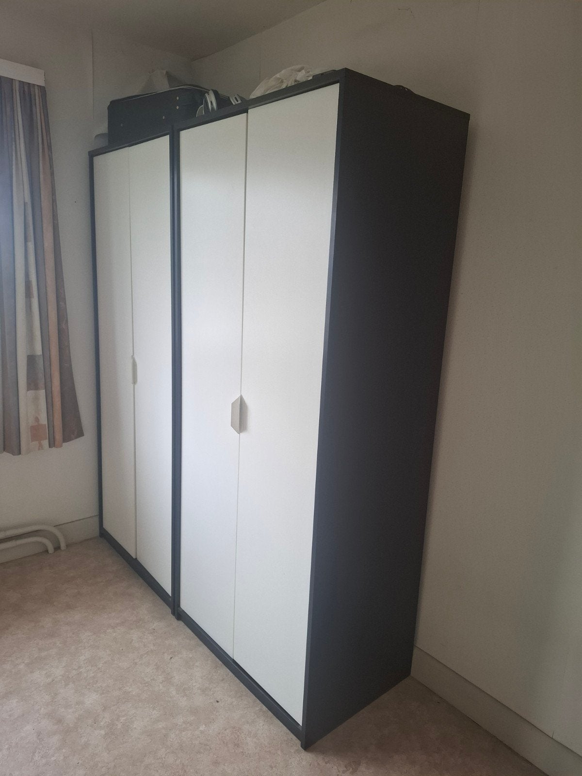 2x kleerkast zwart - wit, Huis en Inrichting, Ophalen, Met deur(en), 50 tot 100 cm, Zo goed als nieuw