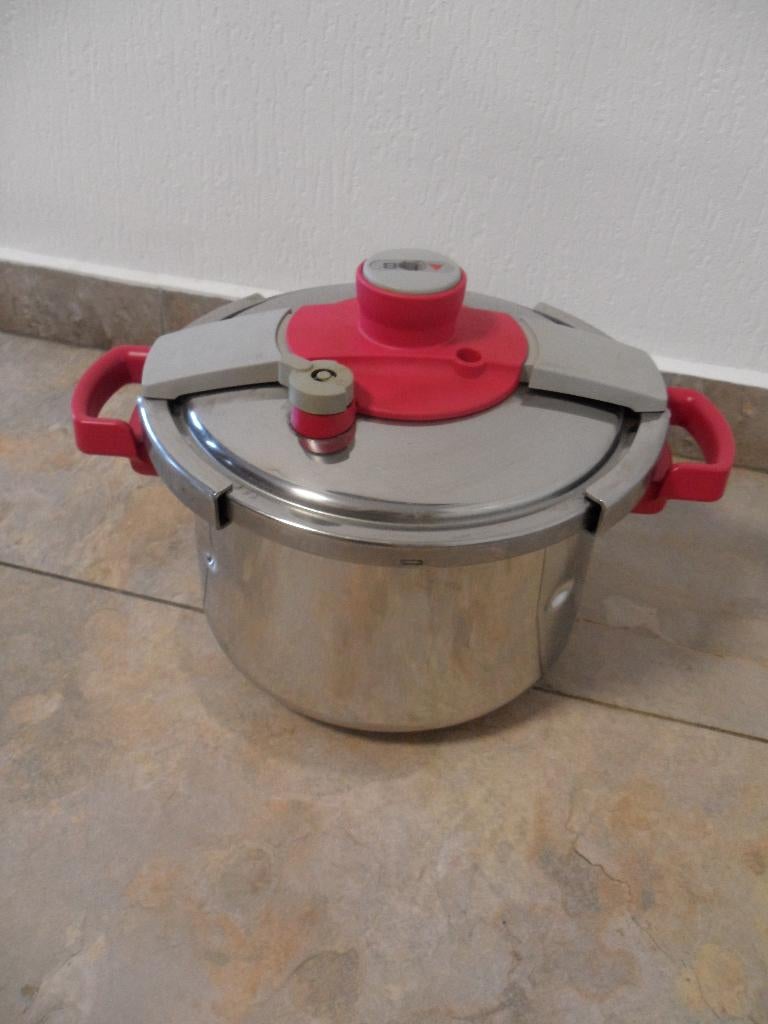 CASSEROLE A PRESSION SEB CLIPSO 8L, Enlèvement, Comme neuf, Casserole ou Cocotte-minute, Plaque céramique