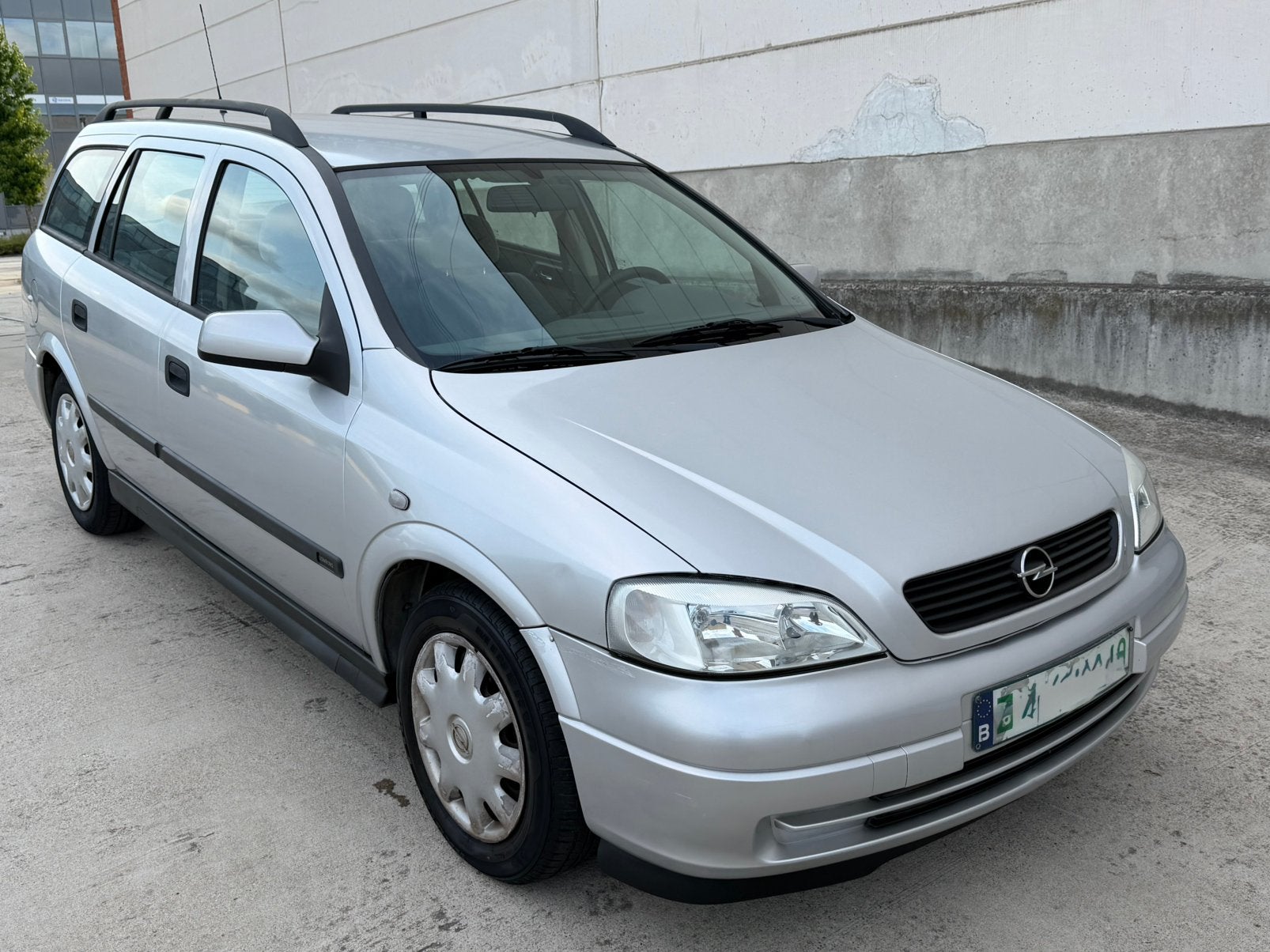 Opel Astra 1.4i 16v benzine 86.000km Airco - Gekeurd Vvk !, 1395 cm³, Argent ou Gris, Achat, Entreprise