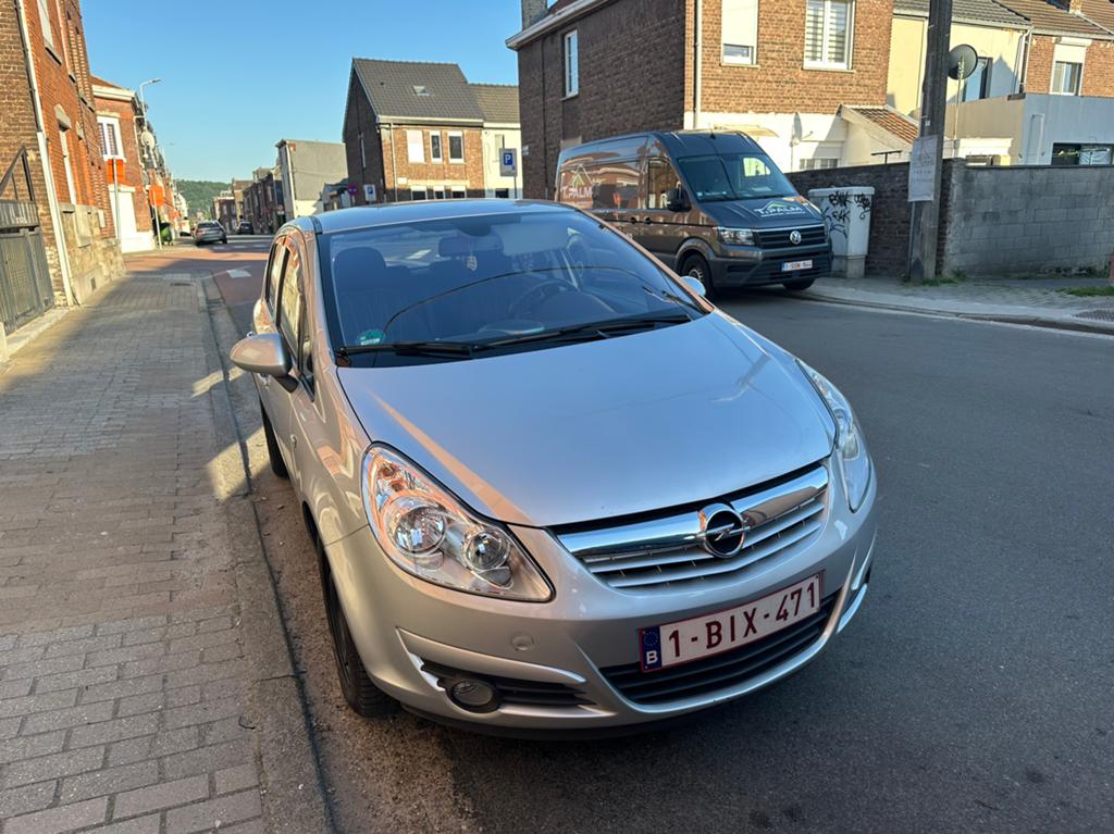 Corsa 1300, Autos, Opel, Particulier, Corsa, Vitres électriques, Diesel, 5 portes, Boîte manuelle, Argent ou Gris, Noir, Enlèvement