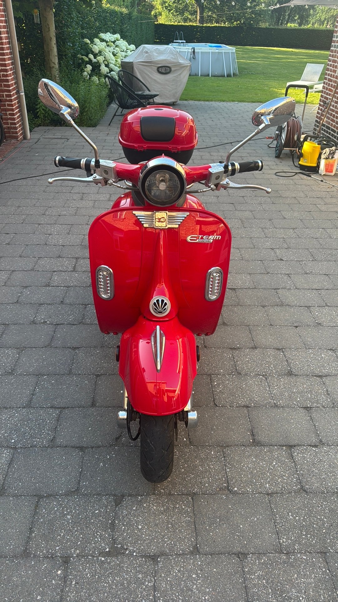 Vespa elektrisch 45 km/u - 100 km bereik - CoC aanwezig, Fietsen en Brommers, Zo goed als nieuw, 50 km per accu of meer, 55 tot 59 cm
