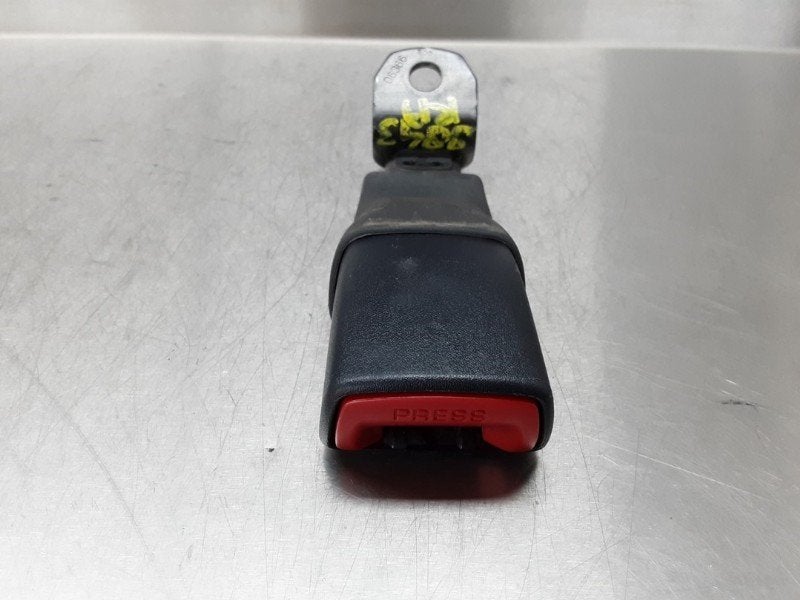BOUCLE DE CEINTURE ARRIÈRE DROIT Swift (ZA / ZC / ZD), Utilisé, Suzuki