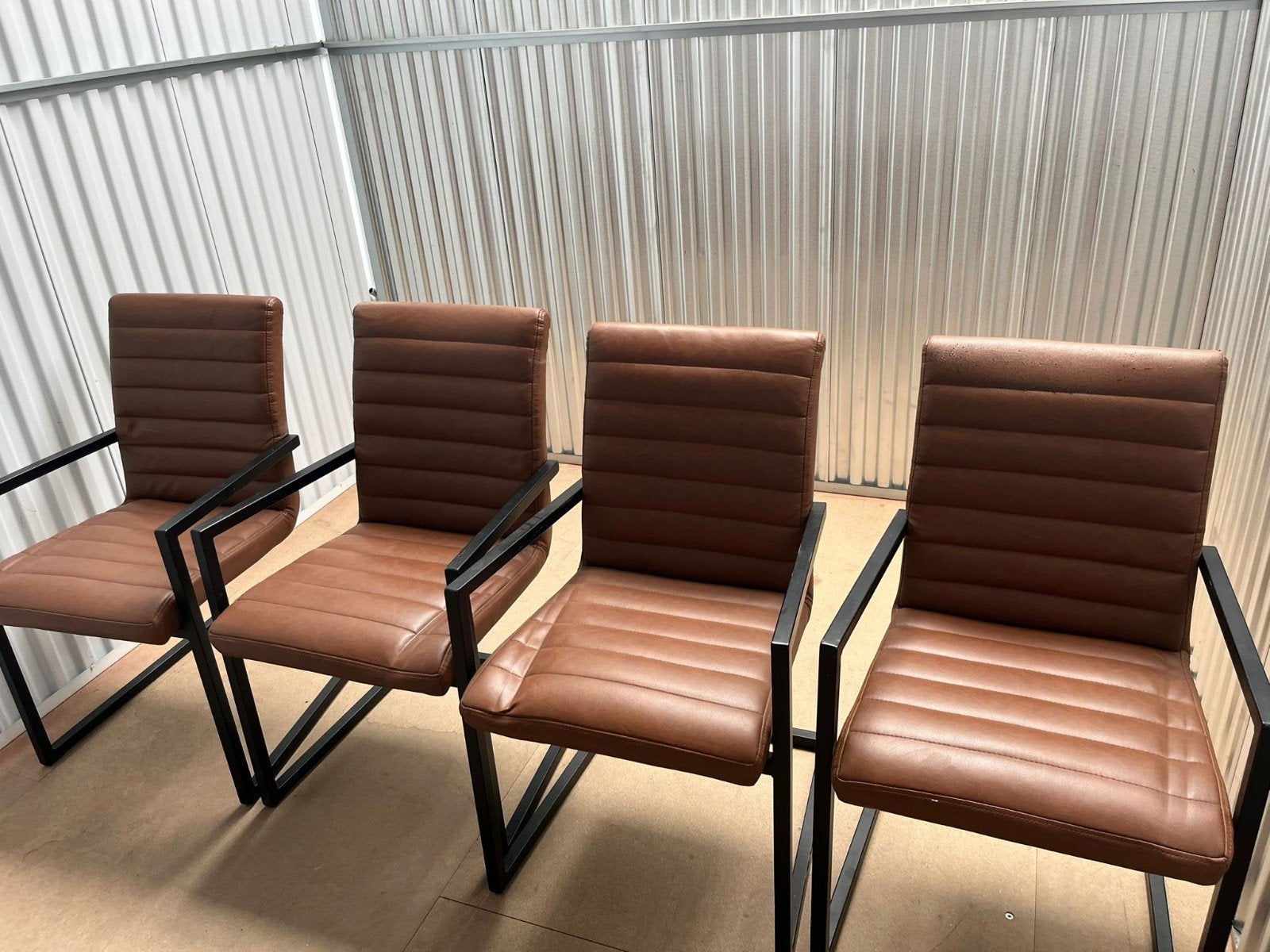 Eetkamerstoelen, Ophalen