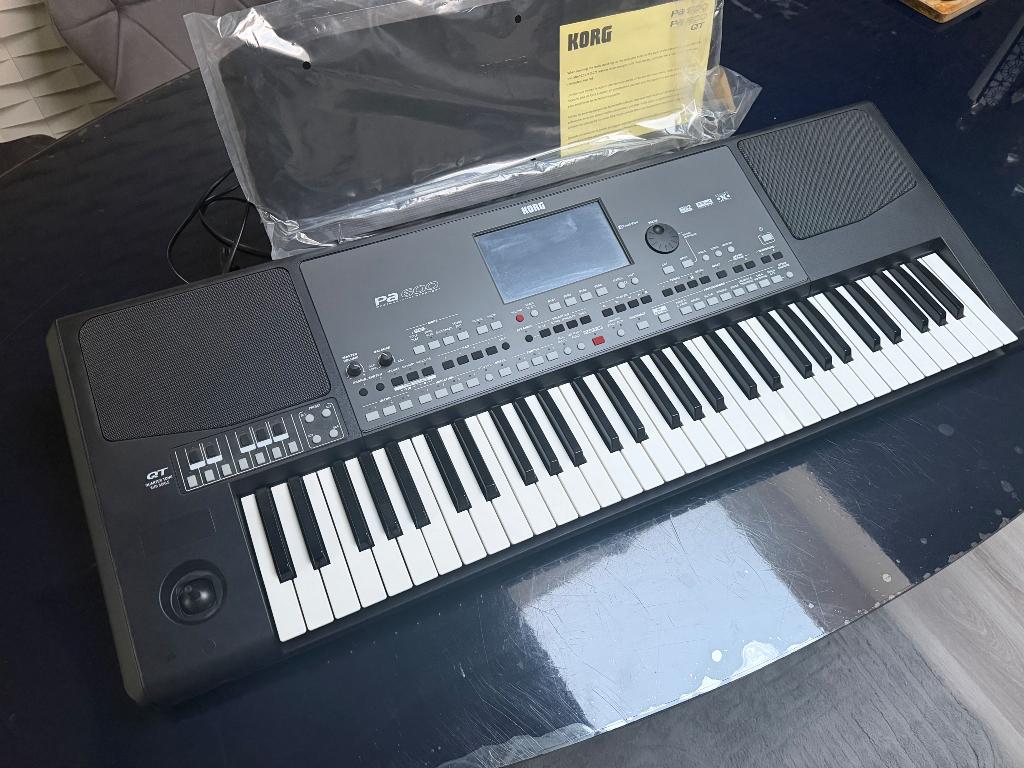 Korg pa 600 oriental, Musique & Instruments, Claviers, 61 touches, Korg, Comme neuf, Enlèvement