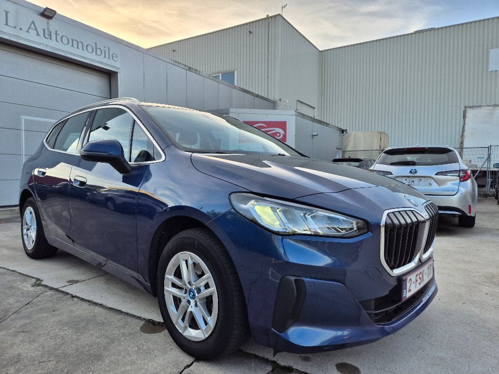 BMW 225e 1.5i 245cv XDRIVE 4WD AUTO. PHEV HYBRID 74.678 KM !, Auto's, Automaat, Dealer onderhouden, Monovolume, Blauw
