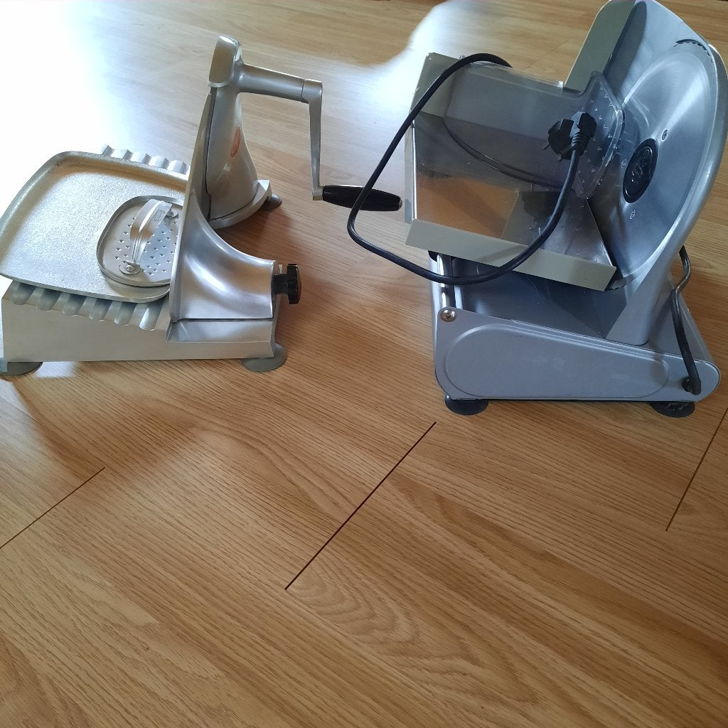 broodsnijmachines 10 euro/stuk, Trancheuse, Utilisé, Gris, Autres matériaux