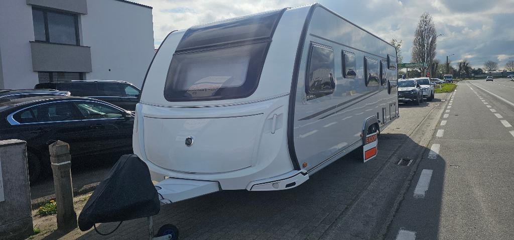 Knaus Tabbert 750UFK Scandinavian Selection, Entreprise, Jusqu'à 6, Poêle, 2 lits séparés