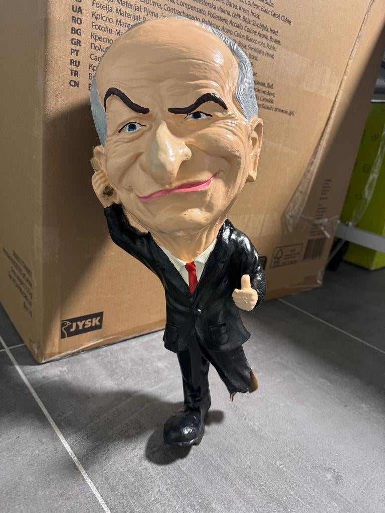 Standbeeld beeldje karikatuur postuur Louis de Funes, Ophalen of Verzenden, Gebruikt