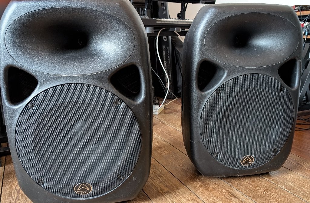 Paire d'enceintes actives  Wharfedale Pro Titan 15D, Entrée AUX, Enlèvement, Utilisé, 150 watts ou plus