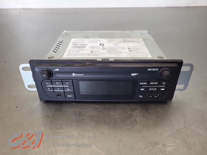 Radio van een Renault Trafic, Gebruikt, -, Renault, -