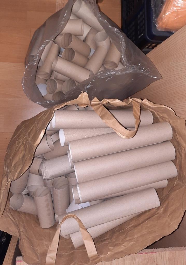 (GRATIS) Kartonnen rollen, Hobby en Vrije tijd, Ophalen, Papier of Karton