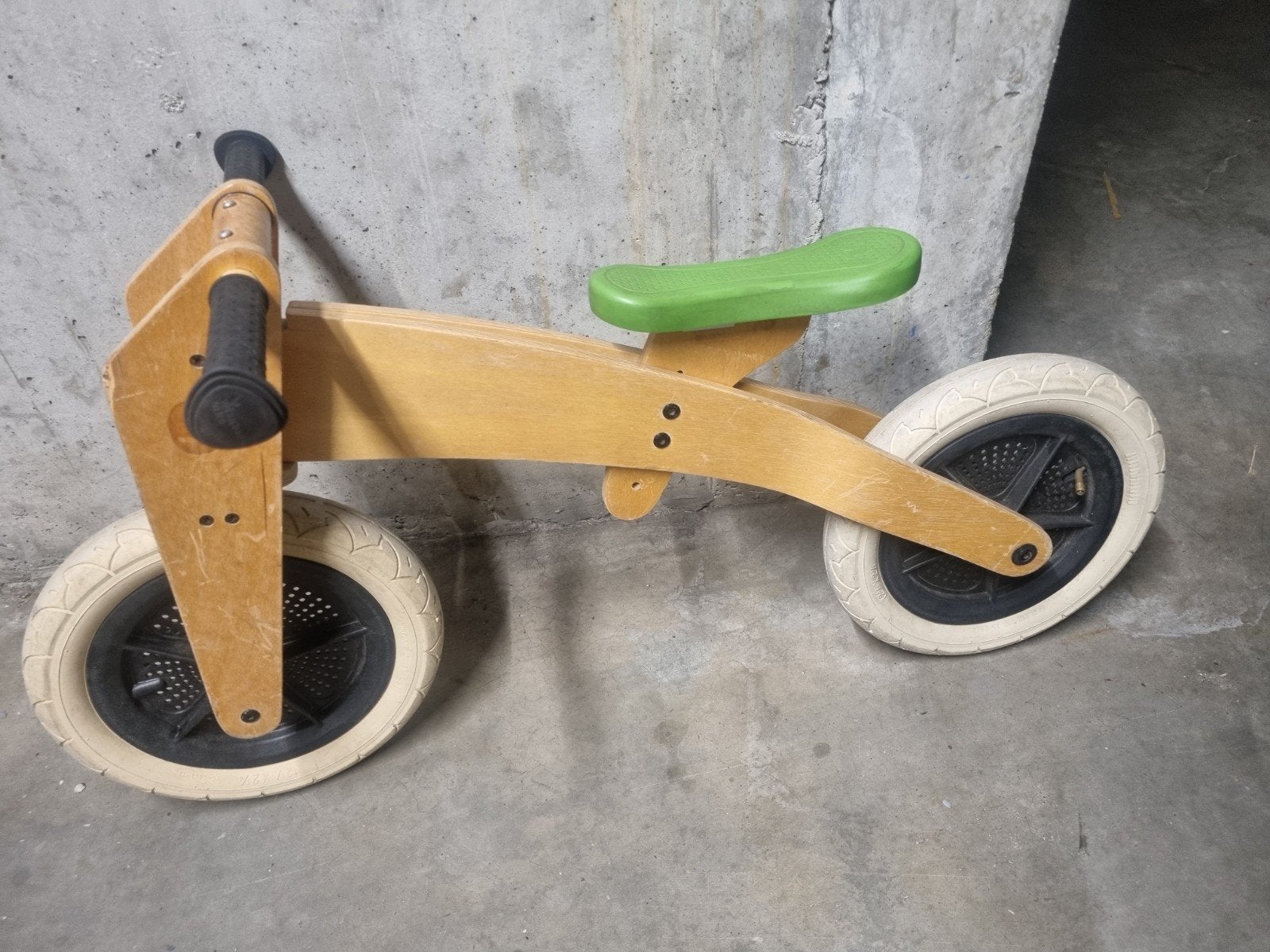 Loopfiets wishbone, Ophalen, Loopfiets