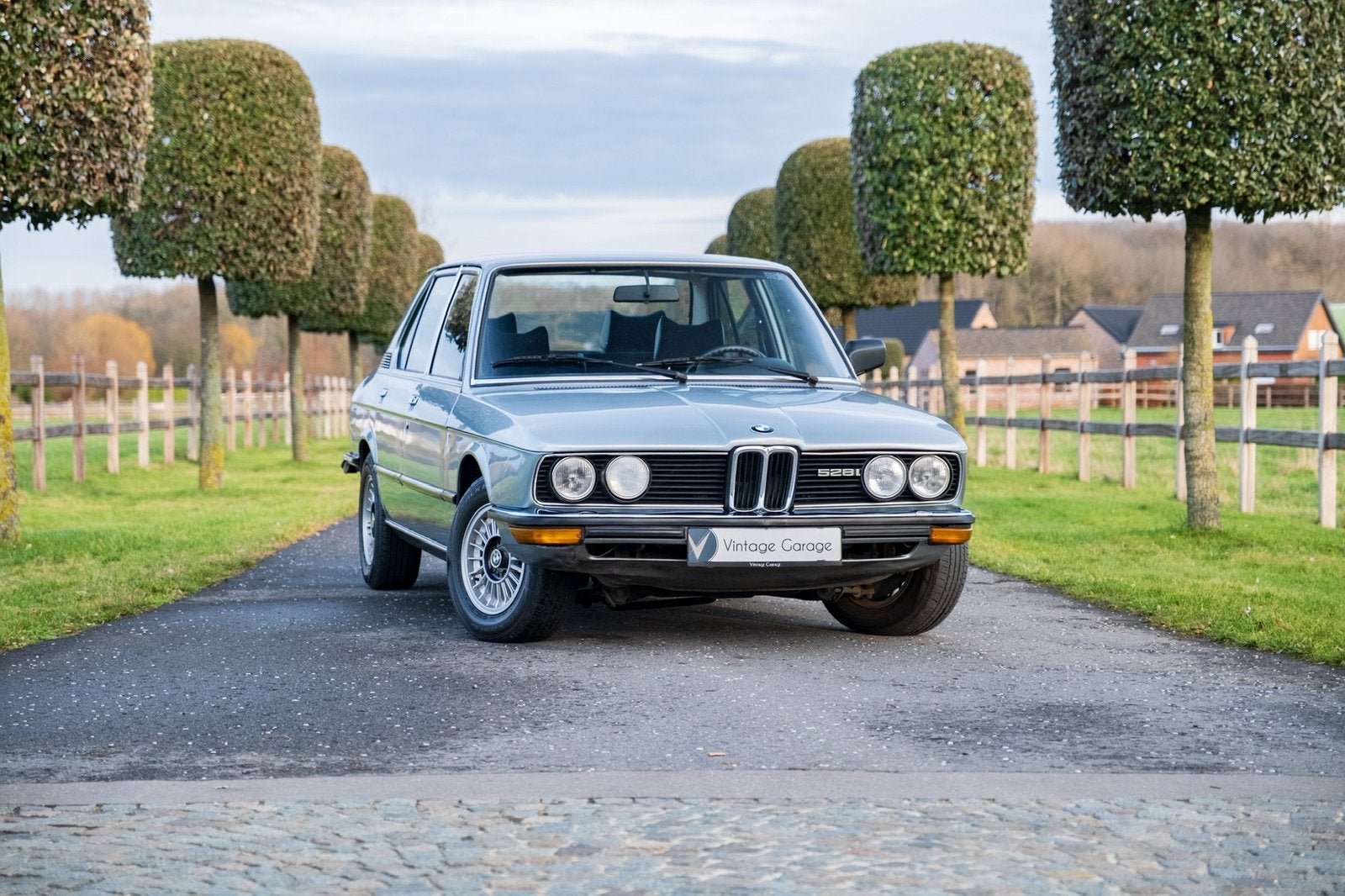 BMW 528i Manuel - 1981, 127 kW, 2788 cm³, 4 portes, Entreprise