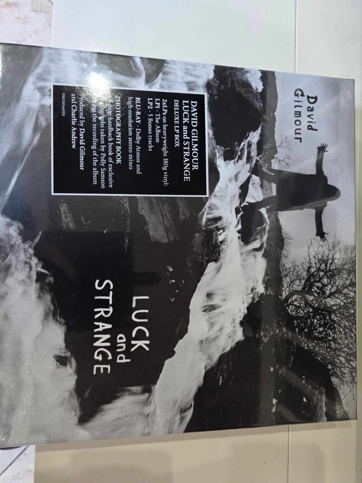 coffret David Gilmour Luck And Strange deluxe box, Coffret, Enlèvement ou Envoi, Neuf, dans son emballage, Coffret