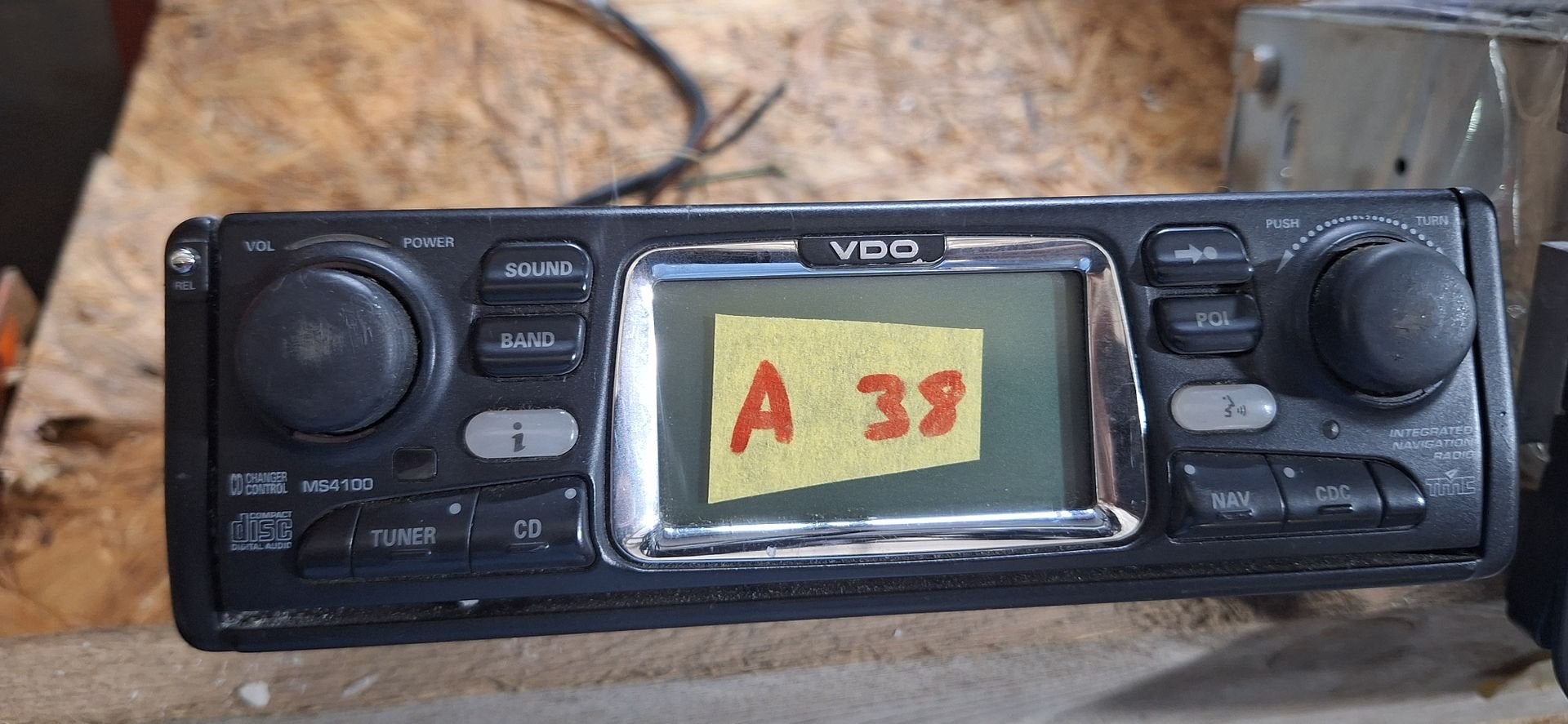 VDO Dayton MS4100 Navigatie Autoradio / CD-Speler (Retro / Y, -, Utilisé, -, -
