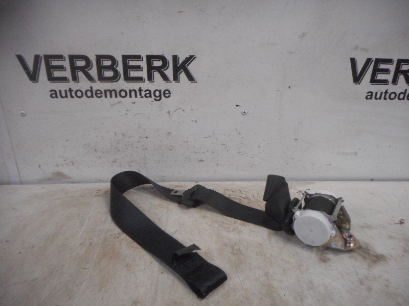 CEINTURE DE SECURITE AVANT DROIT Ford Focus 2 C+C, Henry-Ford-Straße  1
50735  Köln, DE, Ford-Werke GmbH, Kunden@ford.com, Ford