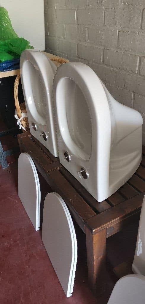 Ophang WC-potten met deksels, Ophalen, Zo goed als nieuw, Steen, Toilet